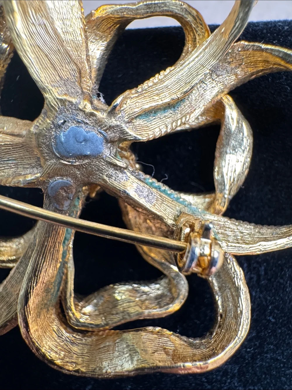 Gold Vintage Flower Brooch with  Crystal Gem Center - Women Jewelry